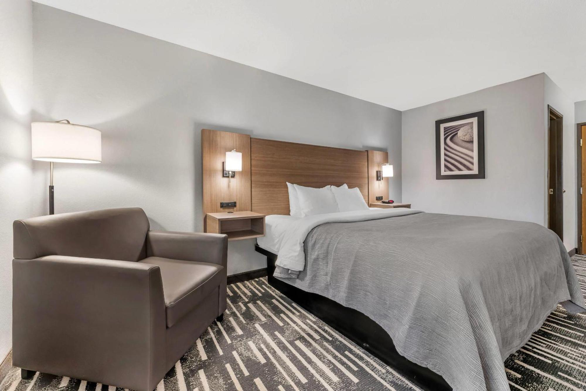 Inn Quality Near Indiana Dunes National Park I-94
