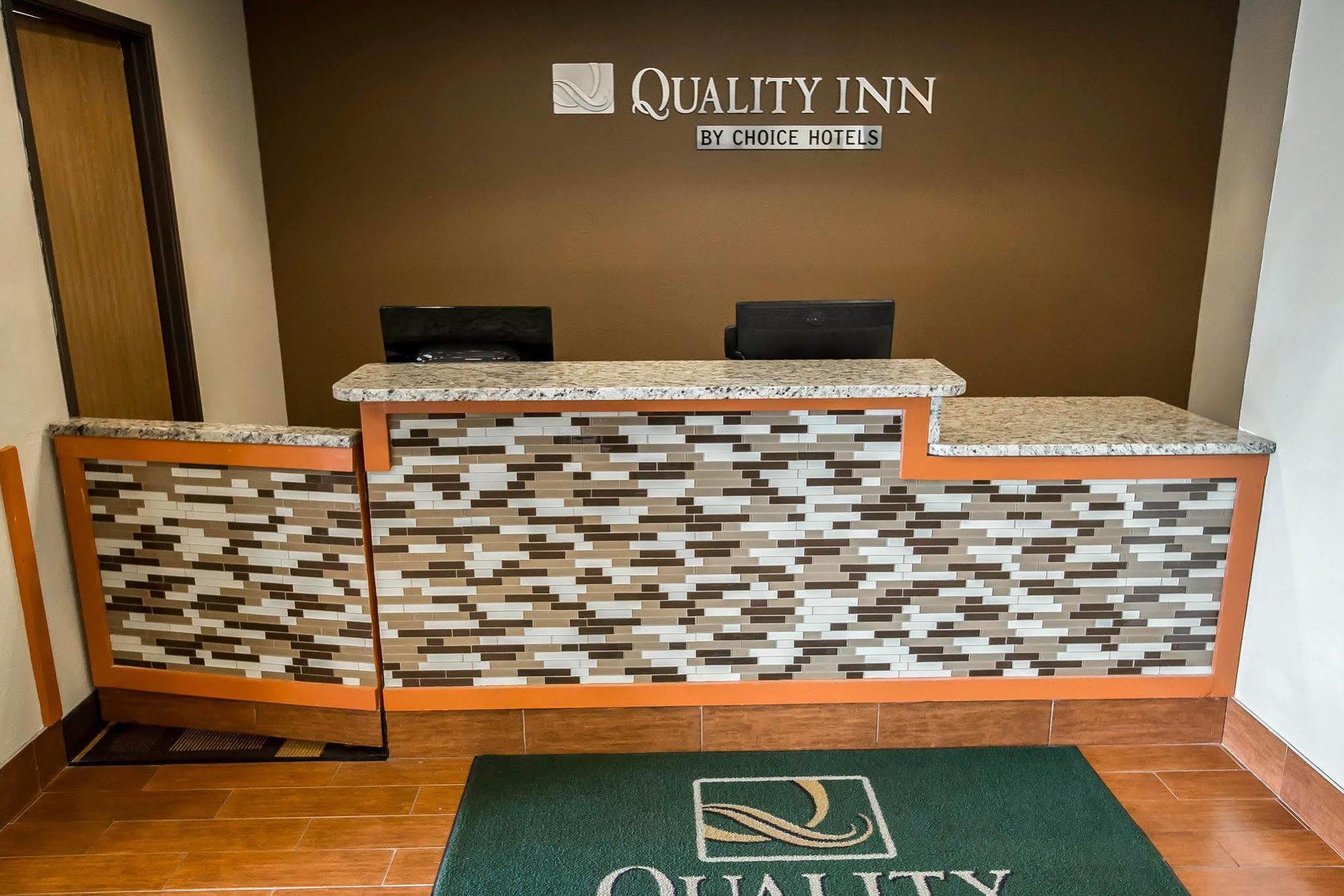 Estalagem Quality Near Indiana Dunes National Park I-94 2*